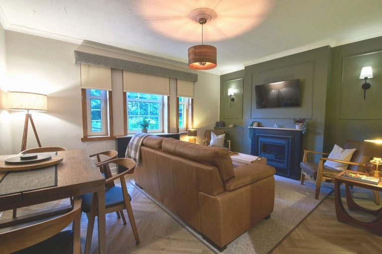 Living Room /Dining Area